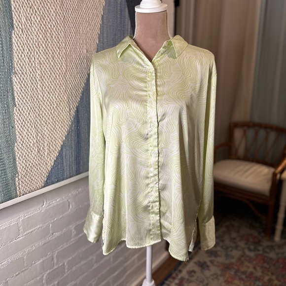 A New Day Green Satin Finish Psychedelic Print Button Down Shirt - Picture 3 of 11